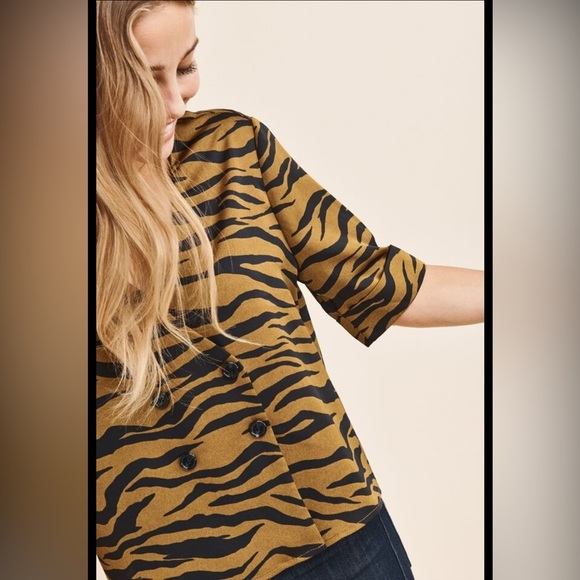 Dynamite/ Tie back/ Satin feel/ Short sleeve/ Zebra print/ Size US M - Picture 3 of 14